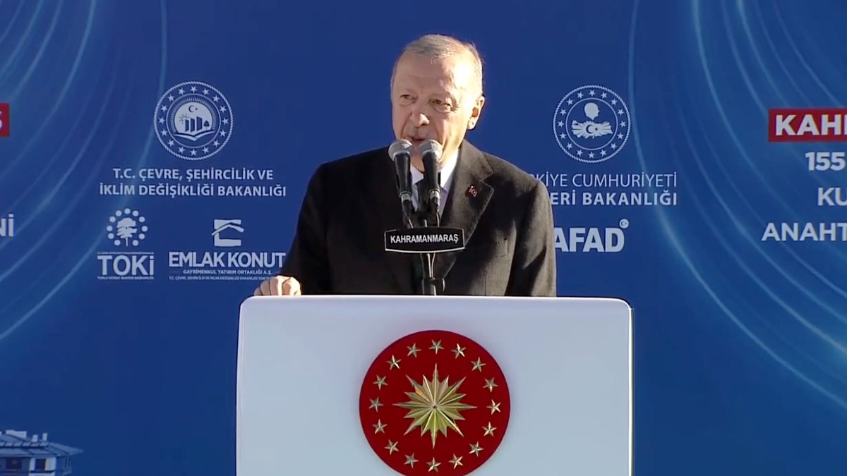 Cumhurbaşkanı Erdoğan, deprem konutlarını teslim ediyor